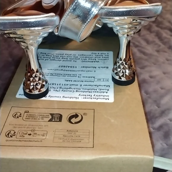 Elegant Silver Women's Shoes with Bow Detail - Picture 7 of 10